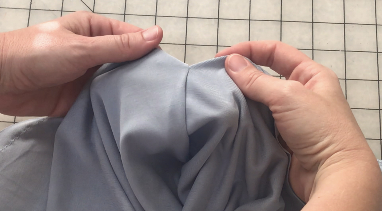 A Curved Hem Trick Sew Decorous